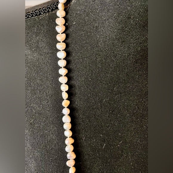 Elegant Iridescent Cream 36 inch Pullover Freshwater Pearl Necklace Knotted Silk - Picture 4 of 15